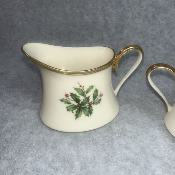 Vintage Lenox Holiday Dimensions Christmas creamer & sugar set Holly Berry Gold - Picture 3 of 8